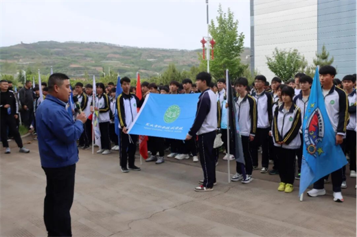校企携手促成长 研学实践筑匠心  ——天水市职业技术学校师生赴星火数控公司开展研学活动