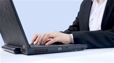 纽威股份实控人席超累计减持775.21万股，累计套现约4.41亿元